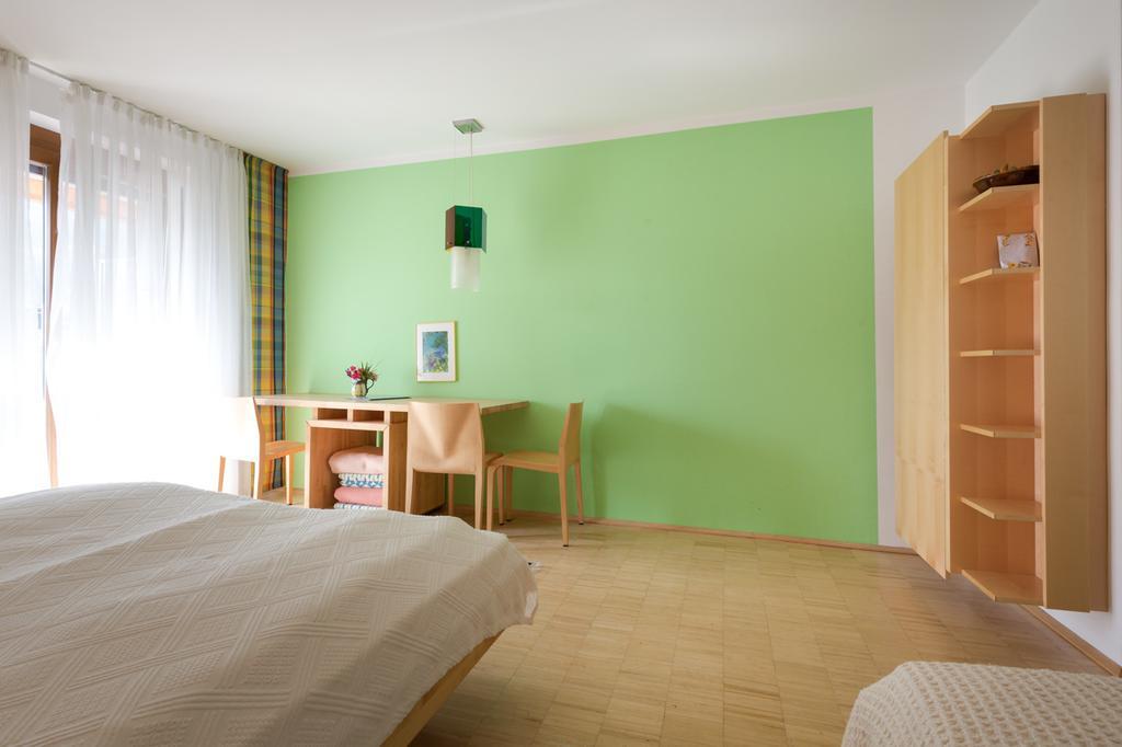 Fruehstueckspension "Schlosswirt" Ossiach Exterior photo